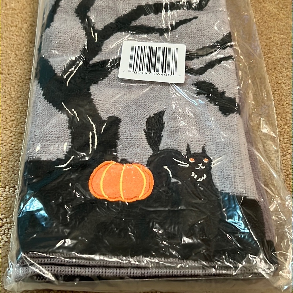 NWT Halloween Bath Hand Towel